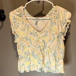 ruched flowy crop tshirt size XS